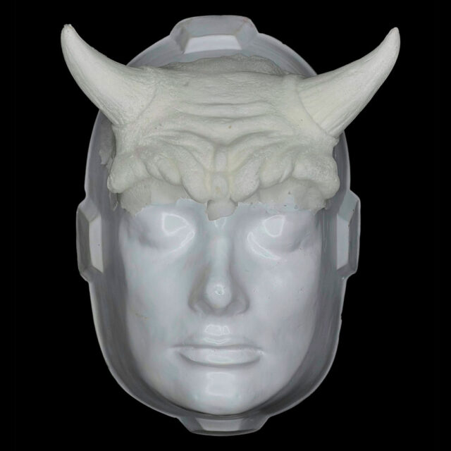 FCC Frontal Ceño con Cuernos